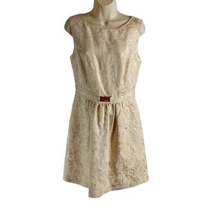 Jennifer Lopez sleeveless brocade look  fabric dress